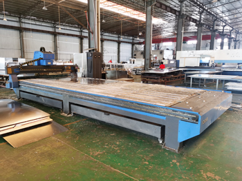 Solid aluminium panel CNC cutting