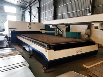 Laser cutting machine for soid aluminium panel