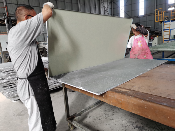 aluminum honeycomb panel assembly